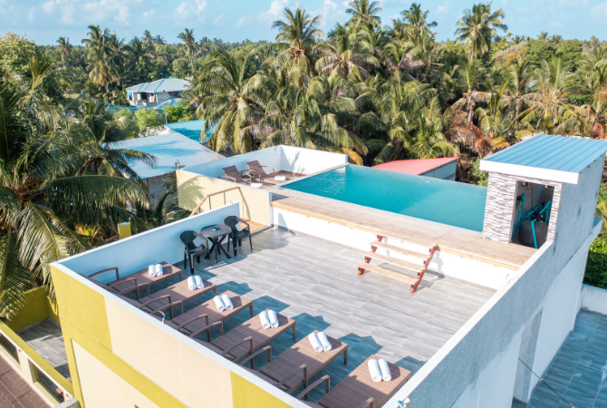 桃園機場→吉隆坡轉機→馬列機場→搭乘國內航班前往虎鯊島